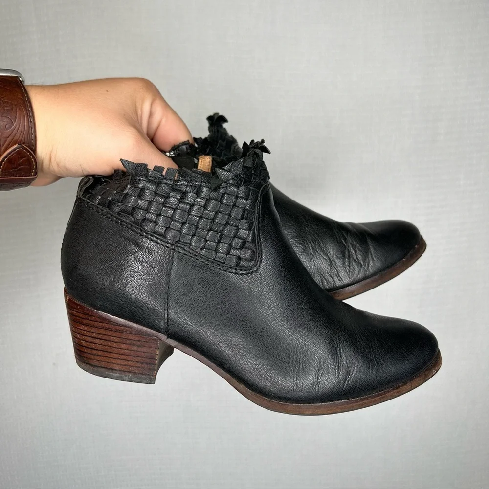 Coach‎ | Ryer Woven Fringe Booties Woman’s Black 6.5